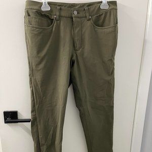 lululemon pants - size 32/32 - like new